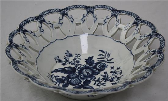 A Worcester Pine Cone pattern pierced basket, c.1775, diameter 26.5cm